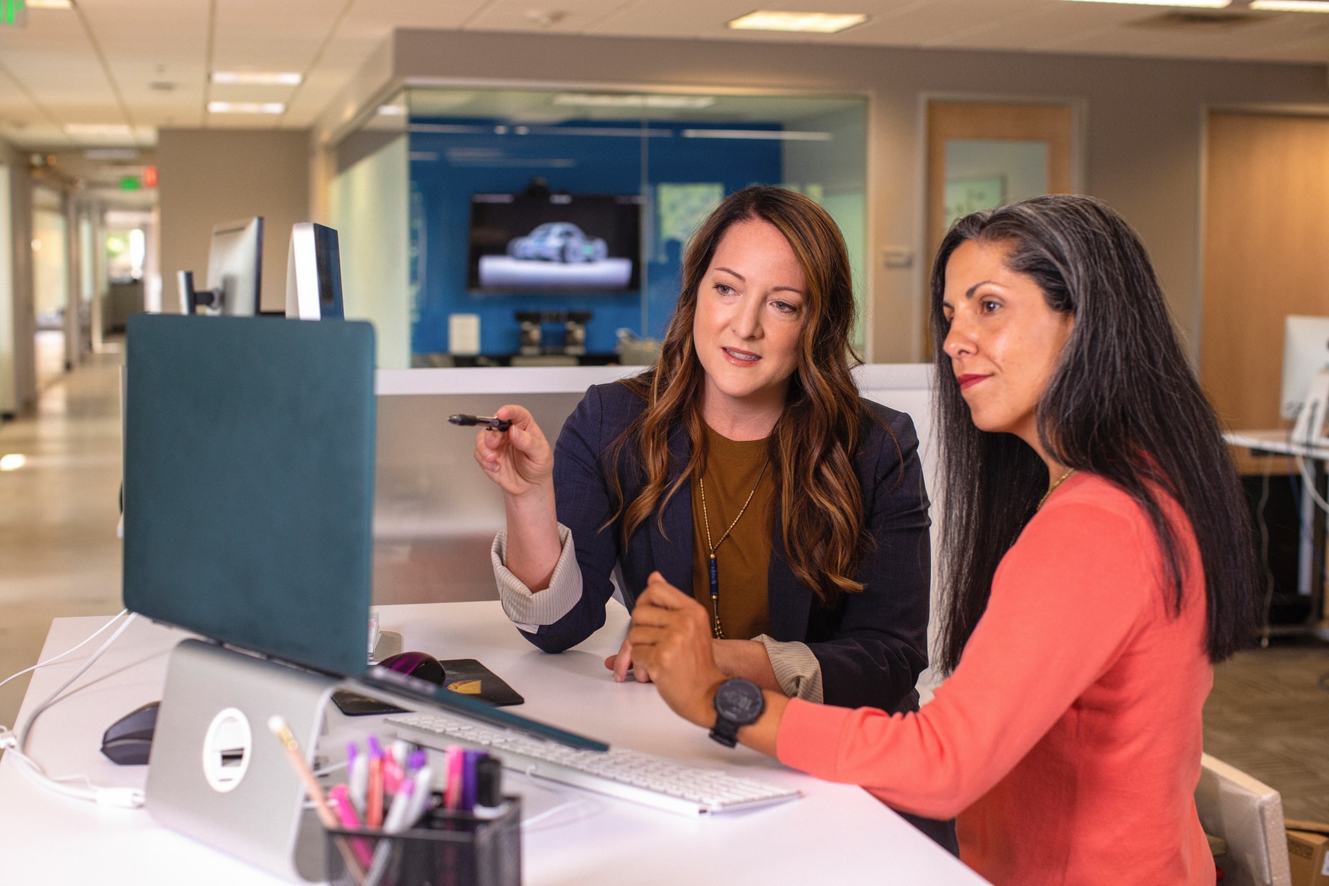 CandorSoft consultants collaborating with a client team